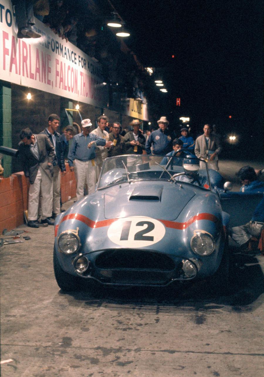  AC Cobra (Mk II) 1963 года  (фото 20 из 32)